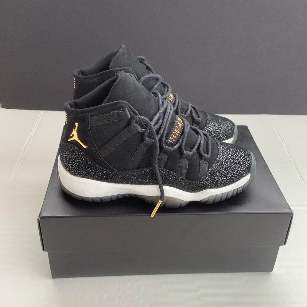 Air Jordan 11Retro Heiress Black Stingray Sneakers - Picture 1 of 6